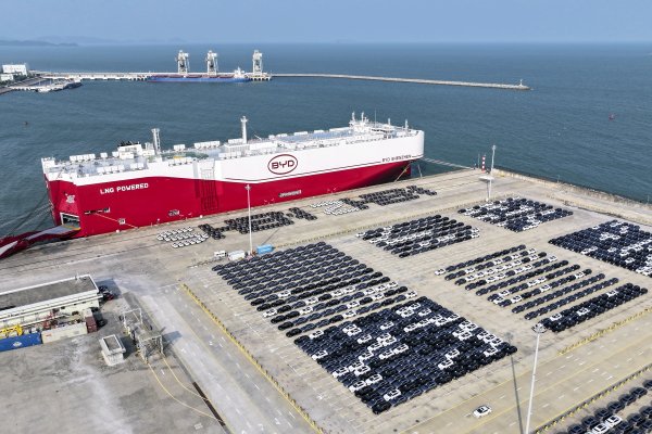 我要配资网 视频｜“深圳号”首航欧洲！6800余辆新能源车“极速出海”